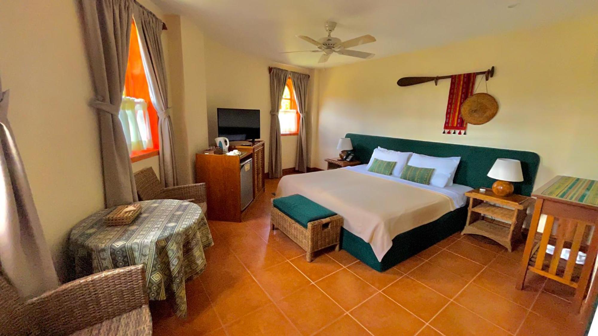 Coco Grove Beach Resort, Siquijor Island Room photo