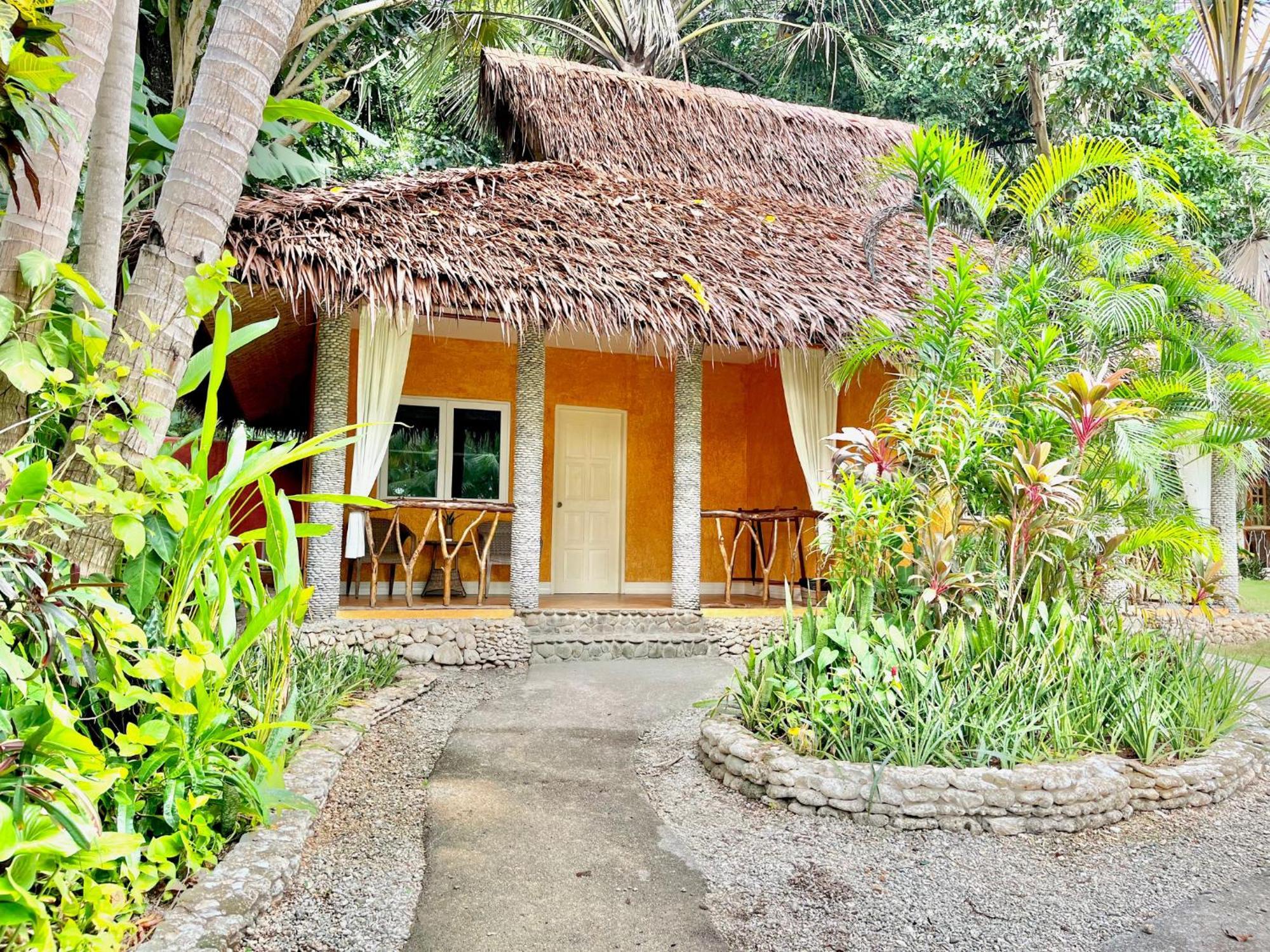 Coco Grove Beach Resort, Siquijor Island Room photo